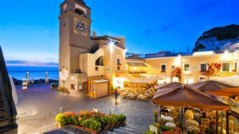 vita notturna capri|CAPRI DAL TRAMONTO ALLA NOTTE